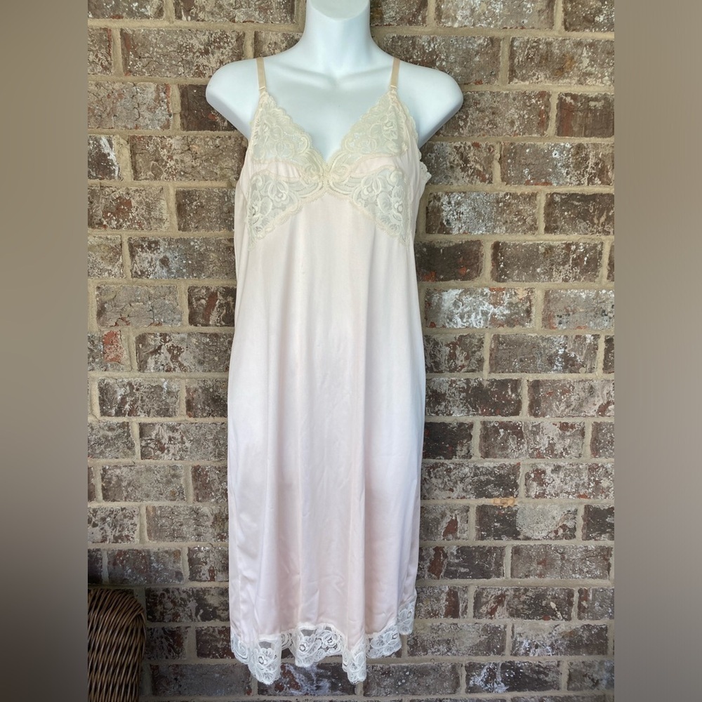 Vintage Vanity Fair Slip Dress Pink Ivory Lace  Size 34 L
